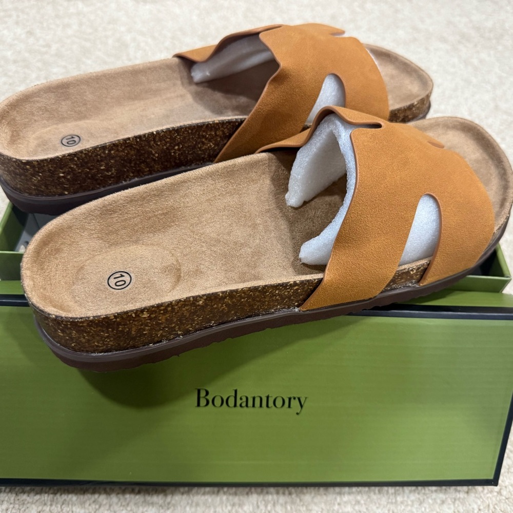 Women's Tan Slide Sandals